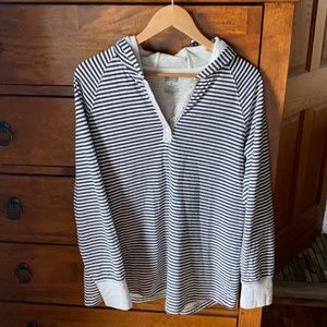 Long sleeve hooded shirt from Duluth